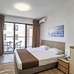 Apartahotel Cabacum Pleasure Beachfront - 50m To And Pool Varna