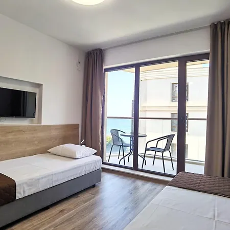 Cabacum Pleasure Beachfront - 50m To And Pool Apartahotel 3*