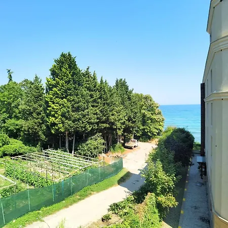 Apartahotel Cabacum Pleasure Beachfront - 50m To And Pool Varna