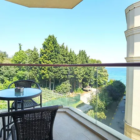 Apartahotel Cabacum Pleasure Beachfront - 50m To And Pool 3*